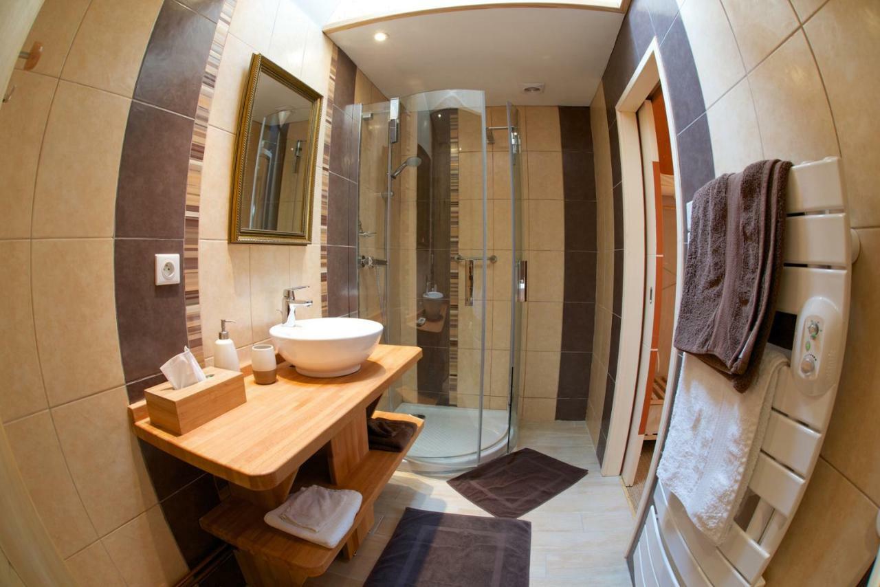 Le Petit Saint-Julien Bed & Breakfast Dış mekan fotoğraf